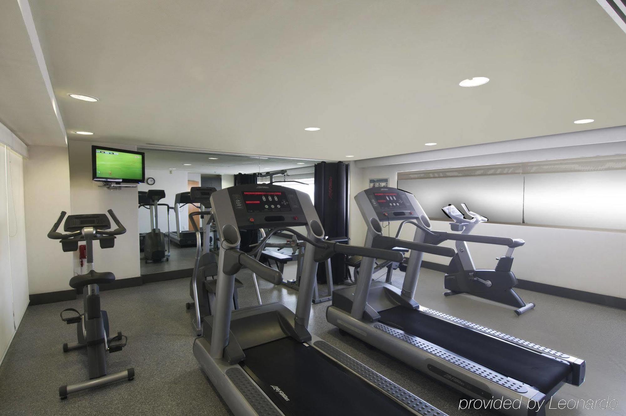 Fiesta Inn Torreon Galerias Зручності фото